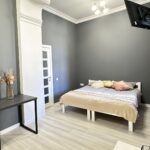 Kharkiv apartment per day with a large bed