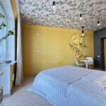 room for 2 people with 2 single or 1 double bed