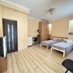 Затишна квартира з окремим входом з вулиці